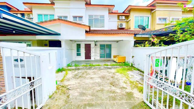 BOOKING 1K STRATEGIC LOCATION Double Storey House Bandar Saujana Putra 1
