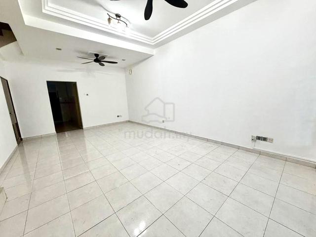 JP Perdana @ Austin Double Storey House 4 Bed 3 Bath Gate & Guarded 1