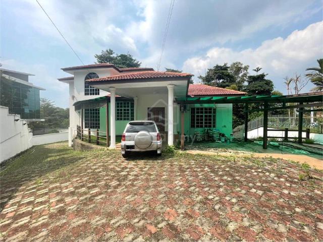 FOR SALE :  Freehold Beautiful 3 Storey Bungalow Bukit Rahman Putra 1