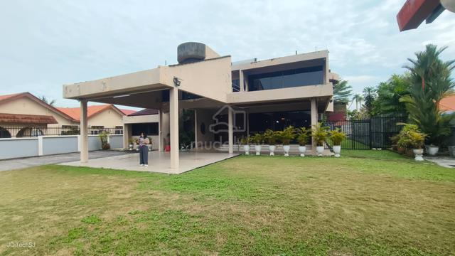 Klang Town area Bungalow House For Sale 1