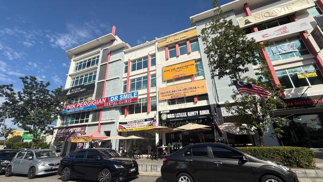 Ground floor shop @ The Atmosphere Seri Kembangan For Rent 1