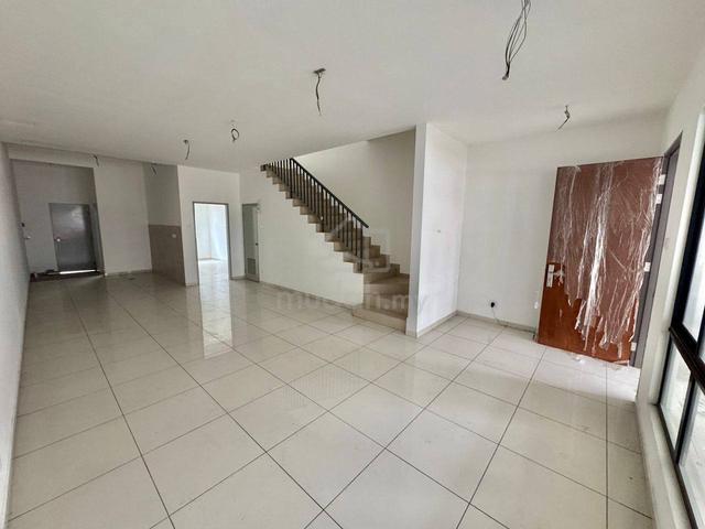 Below Market Austin Crest @ Ruby Bare Unit Original Double Storey 1