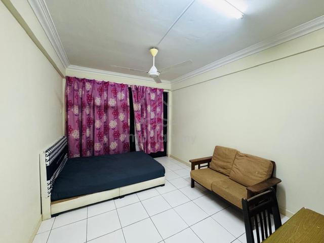 Fully furnished Middle room(with balcony) for Rent, Cyberjaya 1