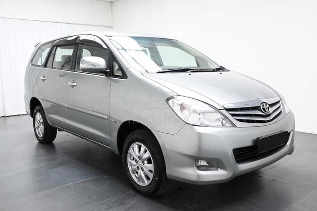 2010 Toyota INNOVA 2.0 G FACELIFT 1-OWNER TIPTOP - 3