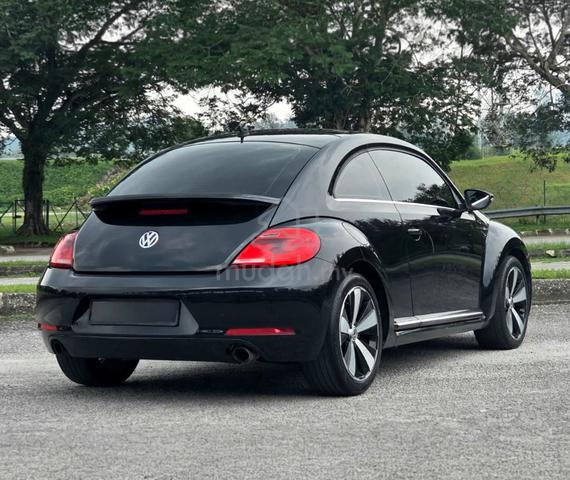 2012 Volkswagen BEETLE 2.0 TSI (A) - 4