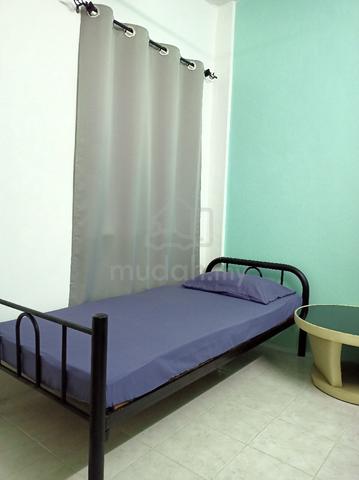 bilik sewa Perempuan 1