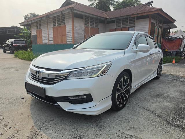 Honda Accord 2.4 2017 facelift 3 yrs warranty - 2