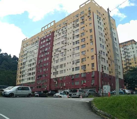 Jelutong Apartment @ Selayang Heights 1