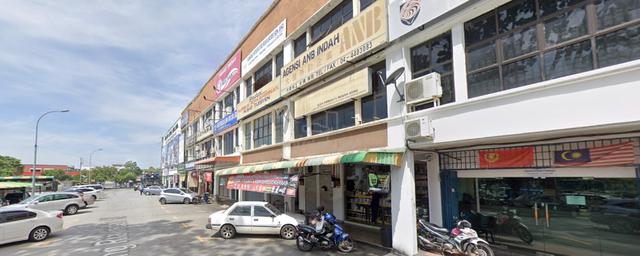 Taman Ria Indah Facing Road 3 Story Shoplot For Sale 1