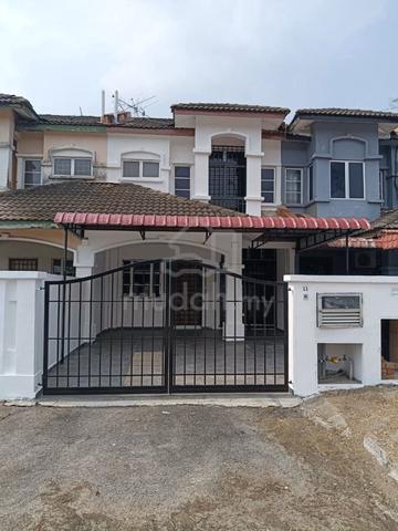 Tmn Bukit Indah 2 Storey Partial Furnished 4B3B New Painting Near CIQ 1