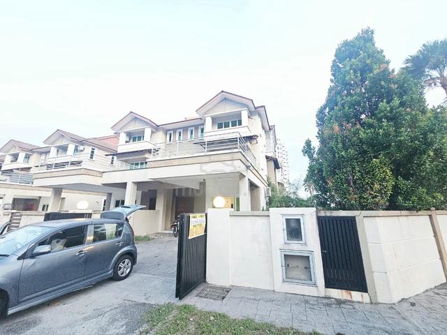 3 storey semi-detached house at 98 greenlane for rent 1