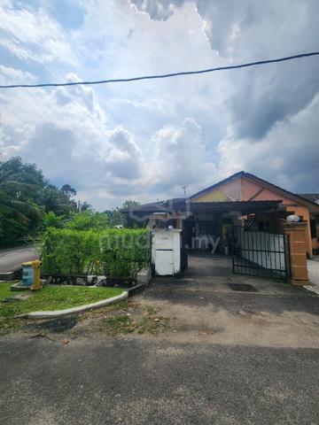 Renovated Taman Mawar Single Storey Terrace Corner Pasir gudang 1