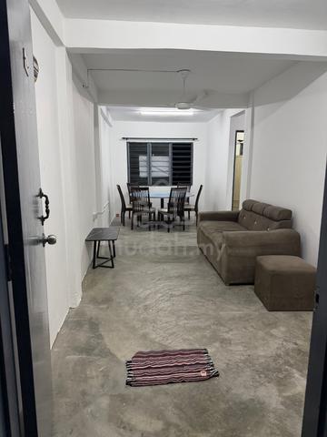 Flat PKNS 1
