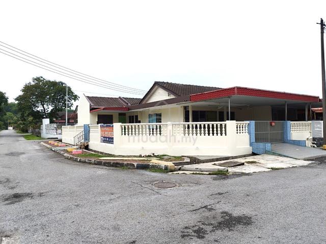 Ipoh Newly Painted Single Storey Corner House怡保粉刷旁边单层 1