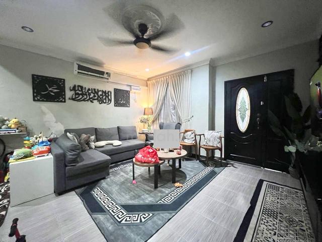 RENOVATED CANTIK 1.5 Storey unit at Seksyen 7, Kota Damansara 1