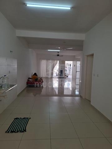 Sale Double Storey Terrace House Suriaman 2B Sri Sendayan, Seremban 1