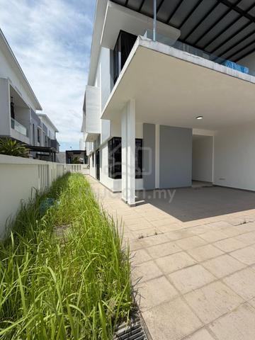 Bukit Indah Garden Villa Cluster House Good Condition Original Unit 1