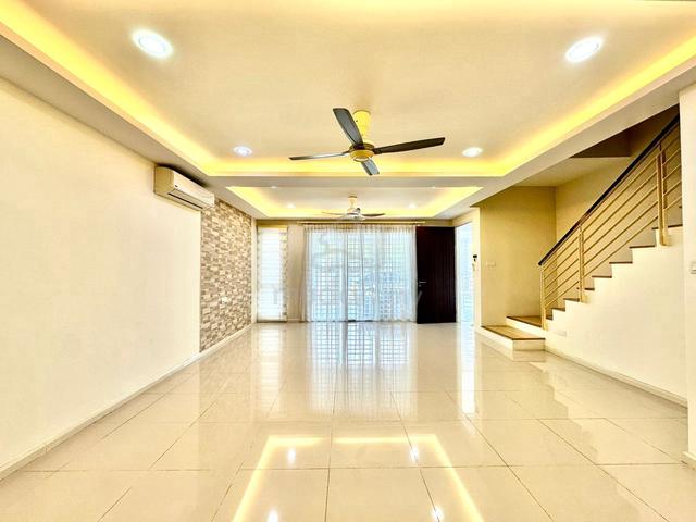 AWESOME 3 Storey SUNWAY ALAM SURIA near DASH Highway U10 Shah Alam 1