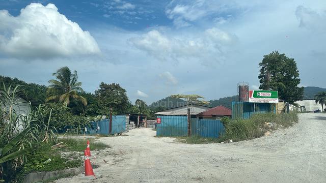 4.2 acres Road Side Near Toll Kulai 1