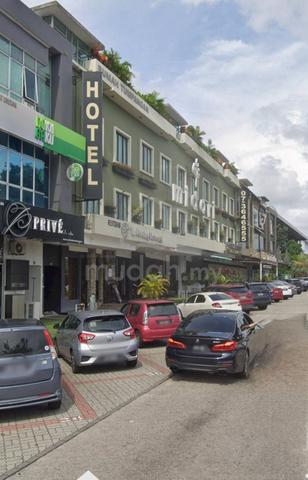3 Storey Shoplot/ Jalan Austin Height 8/1/ Taman Mount Austin/ 1