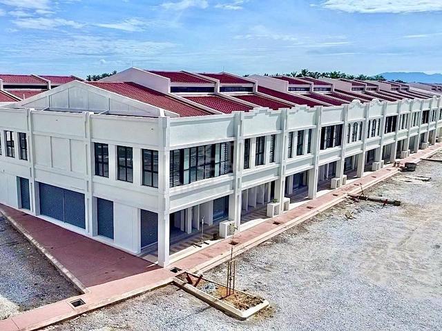 CORNER LOT NEW SHOP LOT @ RESENDENTIAL AREA Serene Square BANGI KAJANG 1