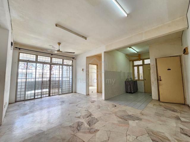 Kiambang Apartment 1