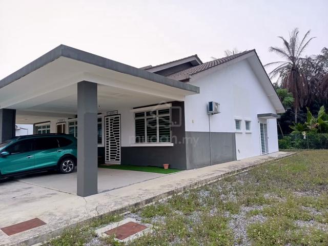 FOR RENT: 1-Storey Terraced House (End Lot) @ Telok Panglima Garang 1