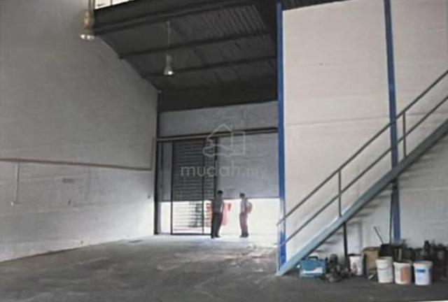 Warehouse factory Perindustrian Bukit Serdang,Seri Kembangan,Selangor 1