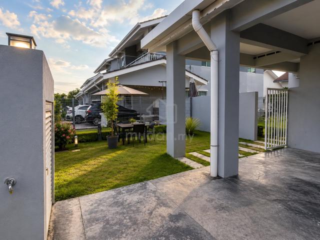 Huge Double Storey Semi-D 5 Bedrooms @ Salak Tinggi Sepang Near KLIA 1