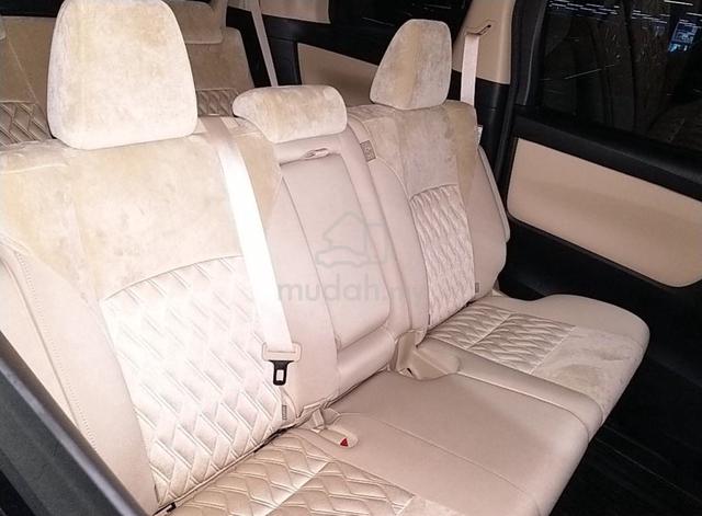 As Low As 8 Seater Toyota Alphard 2.5 Just Arrived - 4