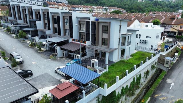 CORNER LOT 3 Storey Taman Ukay Bistari Ampang 1