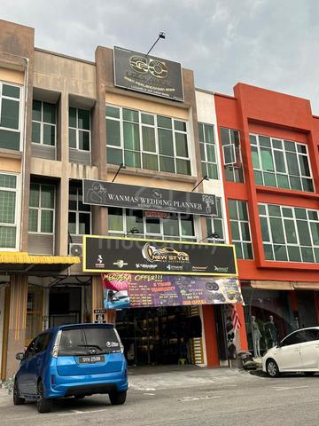 3-Storey Shop Lot @ Station 18, Ipoh Perak For Sale 1