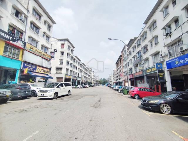 Dataran Otomobil Apartment 1