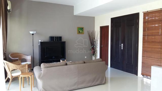 3 Storey terrace link house in Alila Home 1