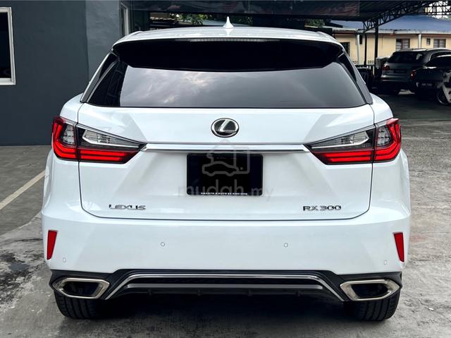 2018 Lexus RX300 2.0 F SPORT Red Interior / HUD - 5