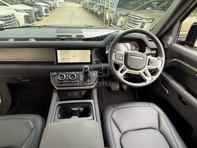 2023 Land Rover DEFENDER 2.0 P300 P/Roof S/Step 5S - 5