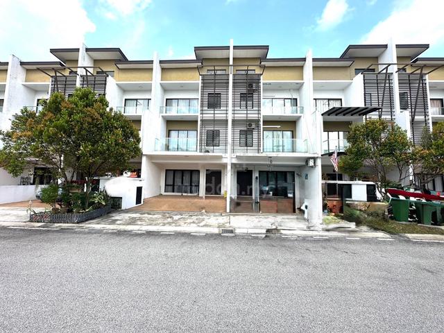 Anggun 3, Rawang 3 Storey Superlink House Freehold, Gated and Guarded 1