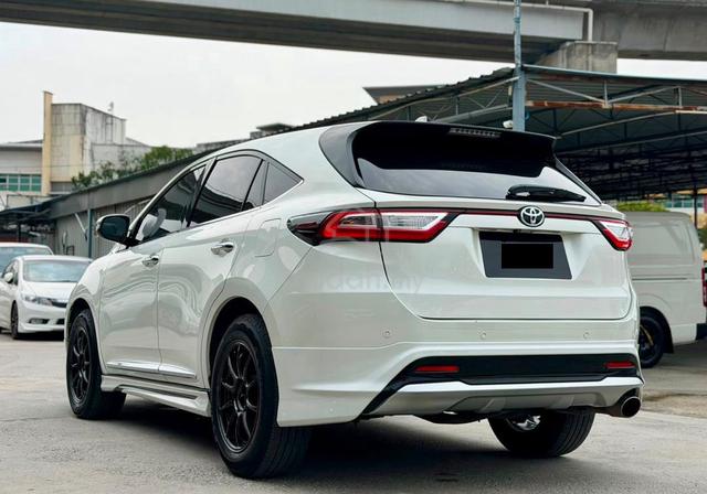 PANORAMIC SUNROOF 2019 Toyota HARRIER 2.0 PREMIUM - 2