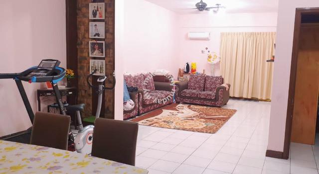 The Colonnades Condominium 1