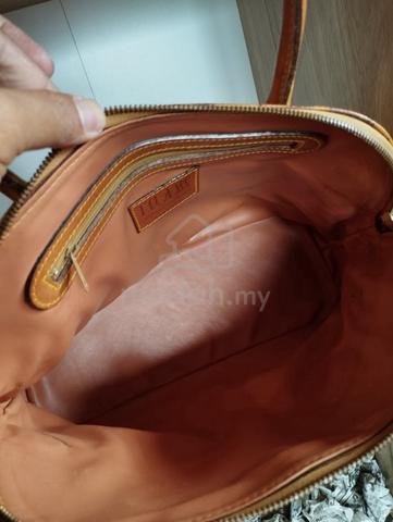Carousel Image