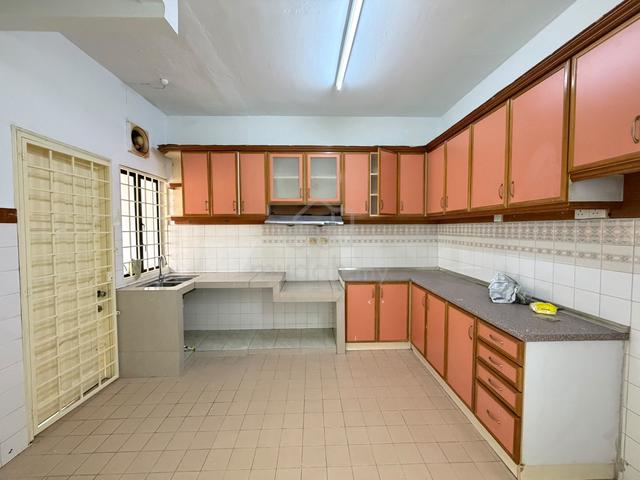 Facing South 【 Freehold, Individual title 】 2 Storey House, USJ 3 PJ 1