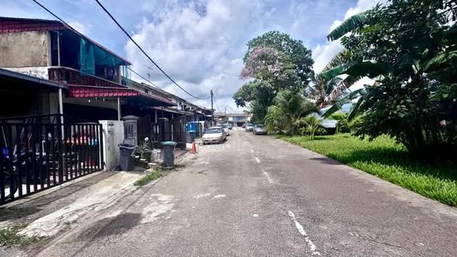 Taman Puteri Wangsa, Ulu Tiram | 2-Storey | Unblocked View 1