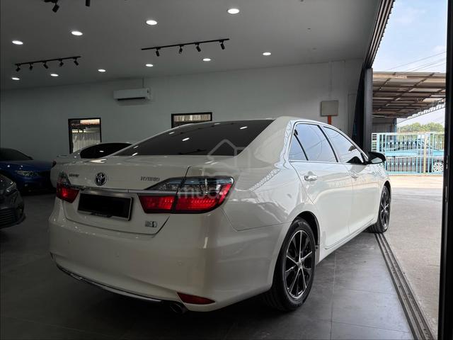 2015 Toyota Camry 2.5 Hybrid - One Careful Owner - 3