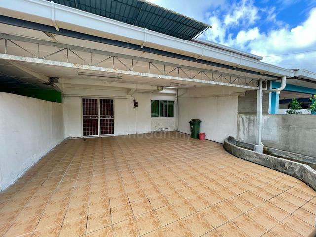 Double Storey Terrace Intermediate for Sale Located at Everbright Est 1