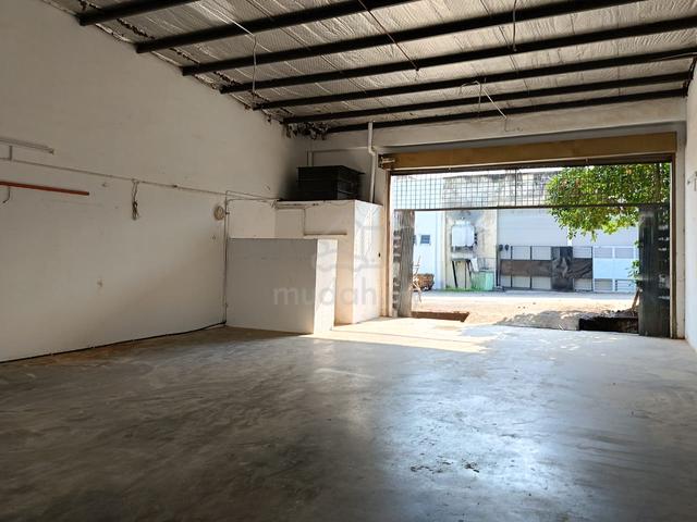 Taming jaya,jalan Taming 6 land size 30 x 80 Balakong  1.5storey 1