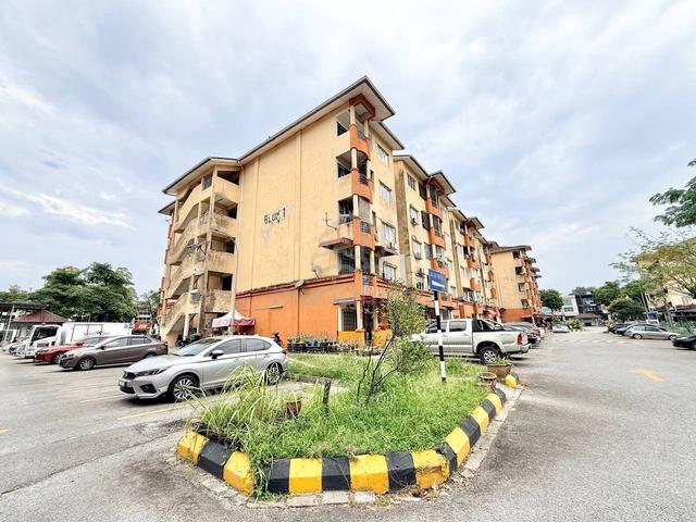 Merak Apartment (Shah Alam) 1