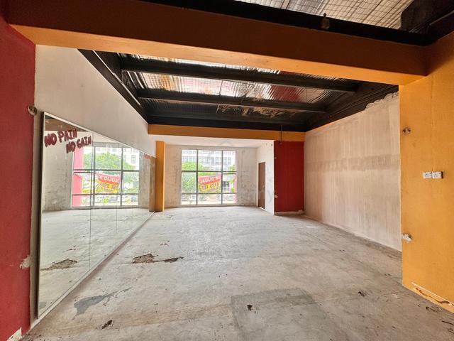 Shoplot for Rent 1st Floor - IM7 (Hot Location) 1