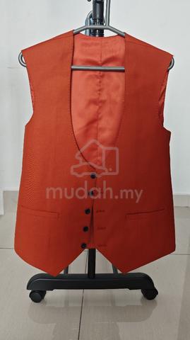 Custom-Tailored 3-Piece Men's Suit (Size M) – Burn - photo 2 of 3