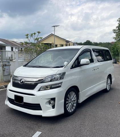 2013 Toyota VELLFIRE 2.4 Z GOLDEN EYES FACELIFT - 2