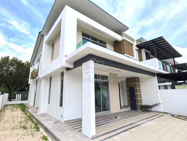 Sapphire 8 @ Seri Alam Double Storey Semi-D Strata (Below Bank Value) 1